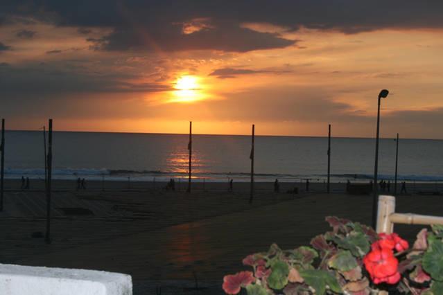 Apartment Vasco Da Gama Costa da Caparica Exterior photo